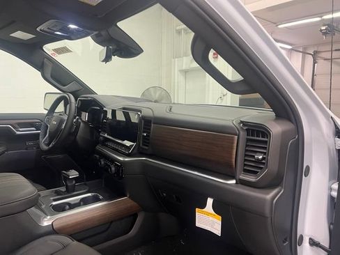 New 2026 Chevrolet Silverado 1500 High Country AWD/4WD image 25