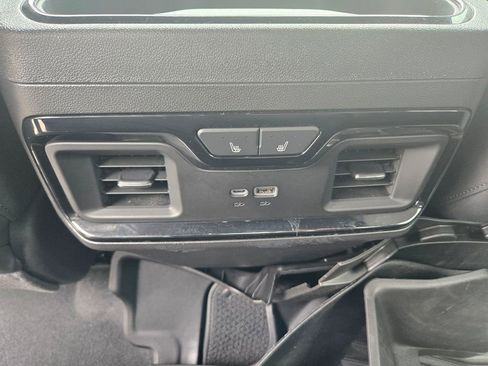 Used 2025 GMC Sierra 1500 AT4 w/ AT4 Premium Package AWD/4WD image 10