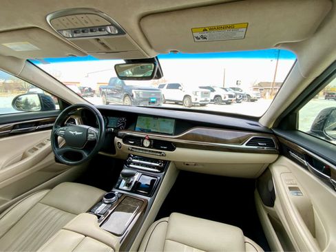 Used 2017 Genesis G90 3.3T Premium image 35