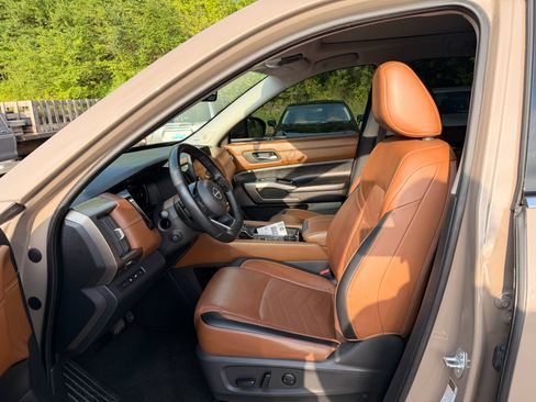 Certified 2023 Nissan Pathfinder Platinum AWD/4WD image 6