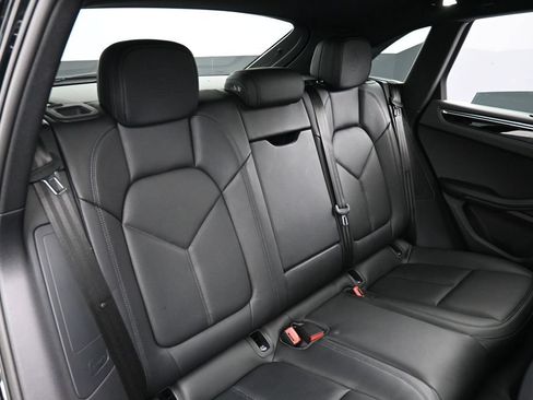 Certified 2026 Porsche Macan AWD/4WD image 26