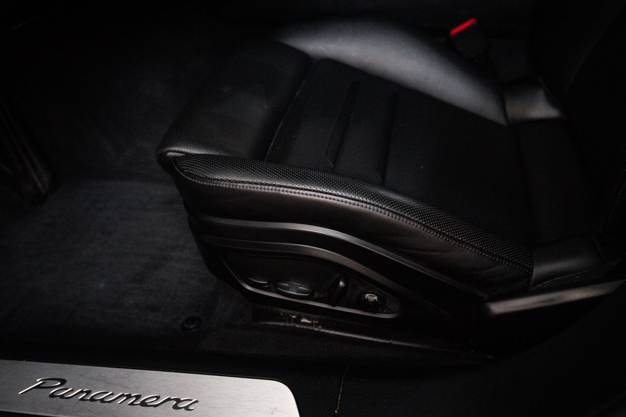Certified 2023 Porsche Panamera image 14