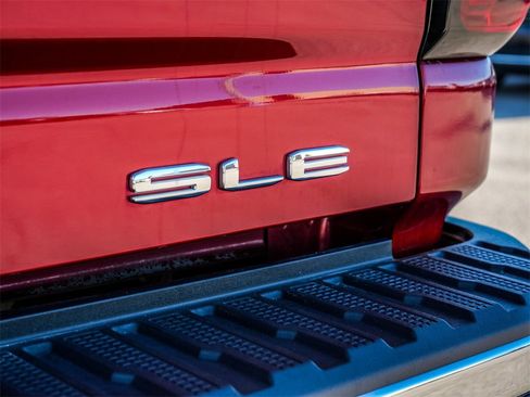 Used 2024 GMC Sierra 2500 SLE w/ SLE Value Package; image 14