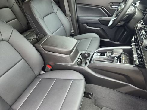 Used 2026 Chevrolet Colorado LT w/ LT Convenience Package RWD image 12
