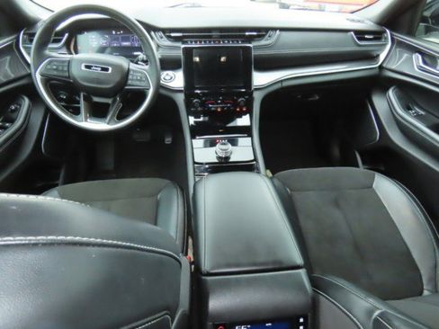 Used 2021 Jeep Grand Cherokee L Laredo AWD/4WD image 23