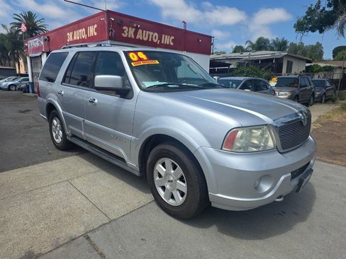 Used 2004 Lincoln Navigator Luxury AWD/4WD image 8