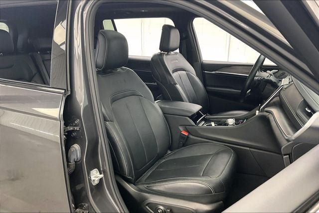 Used 2022 Jeep Grand Cherokee L Overland AWD/4WD image 7