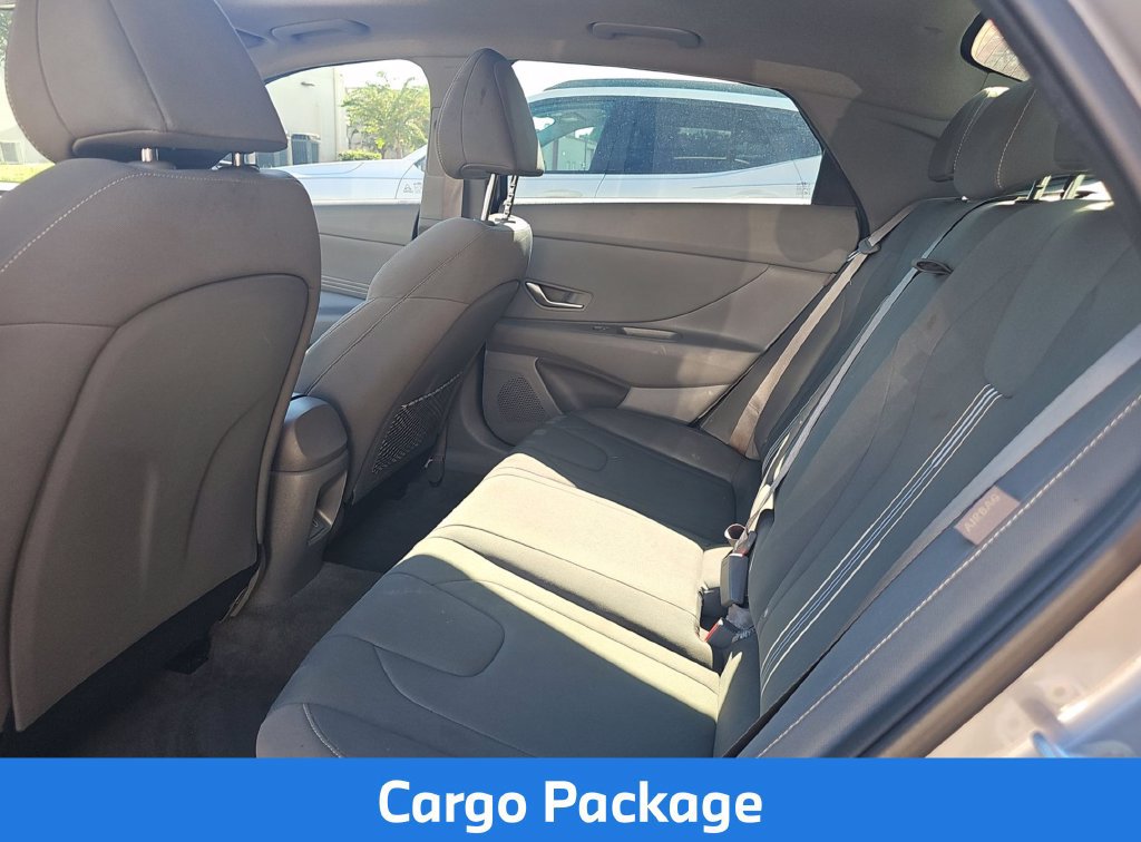 Used 2025 Hyundai Elantra SEL w/ Cargo Package FWD image 9
