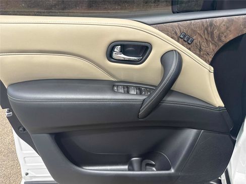 Used 2023 INFINITI QX80 Premium Select w/ Cargo Package image 10