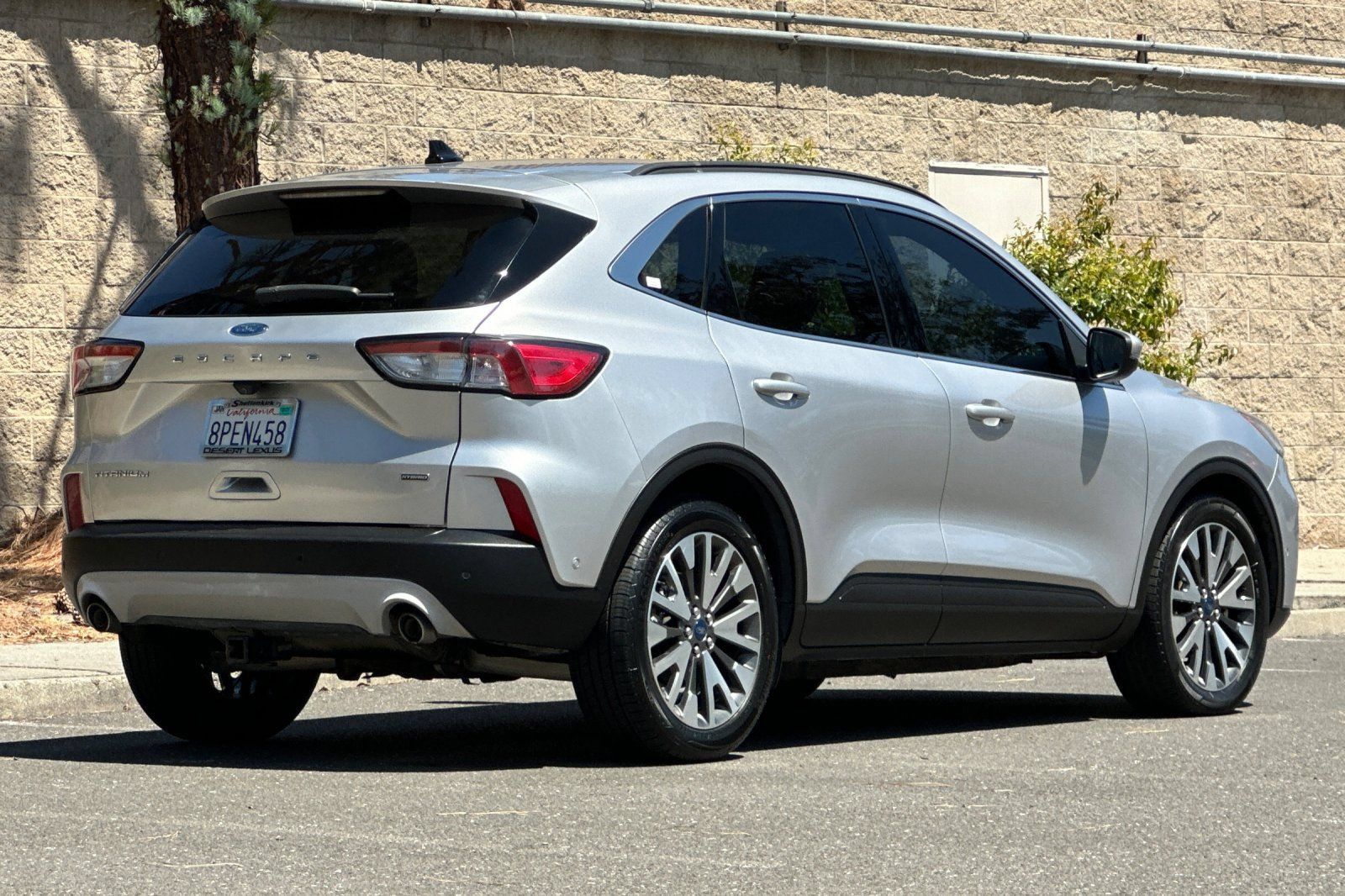 Used 2020 Ford Escape Titanium FWD image 3