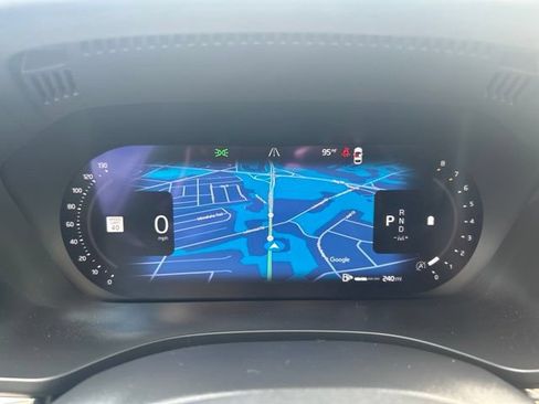 Certified 2023 Volvo XC60 B5 Plus AWD/4WD image 21