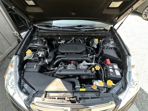 Used 2011 Subaru Outback 2.5i Premium AWD/4WD image 28