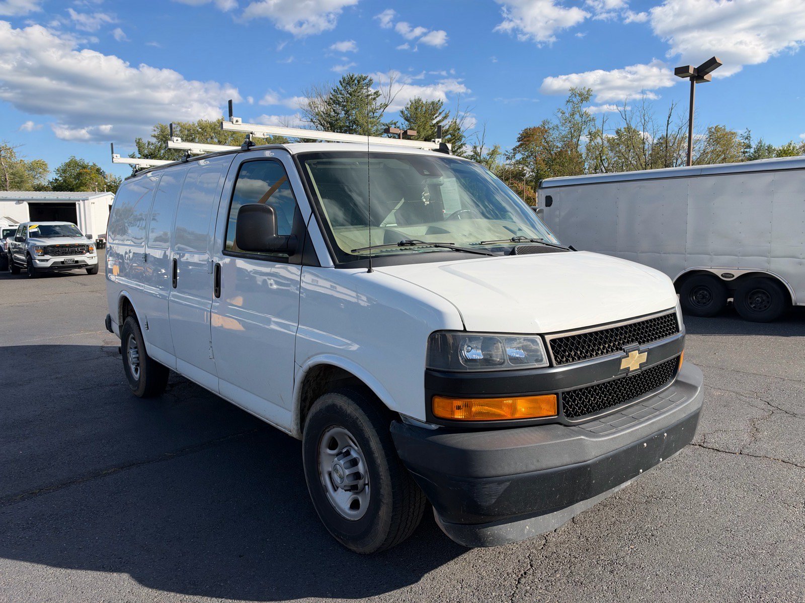 Used 2021 Chevrolet Express 2500 w/ Driver Convenience Package RWD image 3