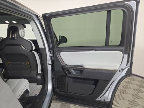 Used 2024 Rivian R1S Adventure AWD/4WD image 19