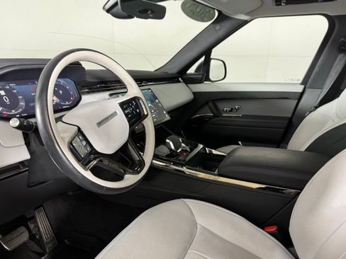 Used 2025 Land Rover Range Rover Sport Dynamic SE AWD/4WD image 6