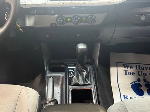 Used 2017 Toyota Tacoma SR RWD image 16
