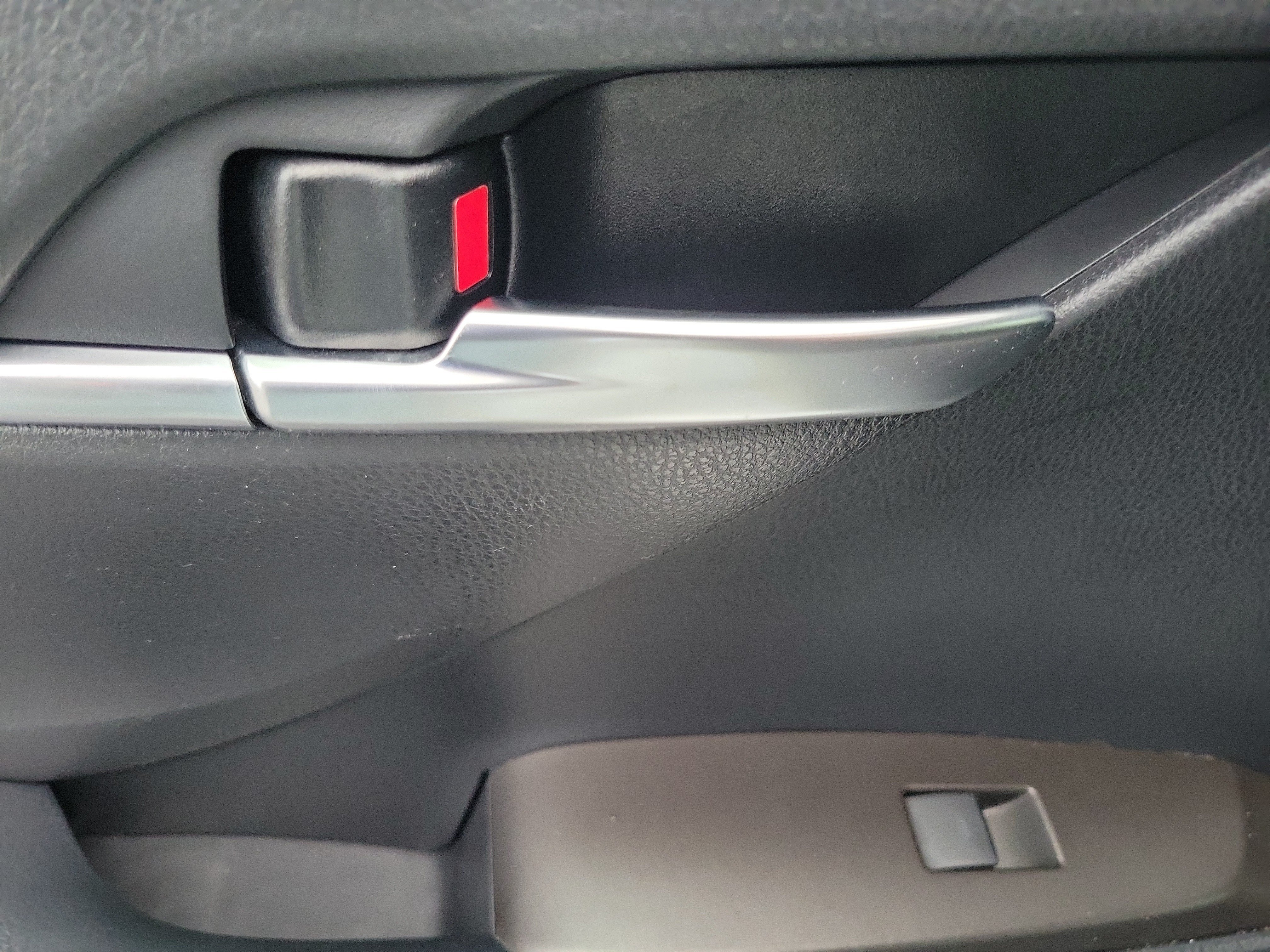 Used 2021 Toyota Camry LE FWD image 14