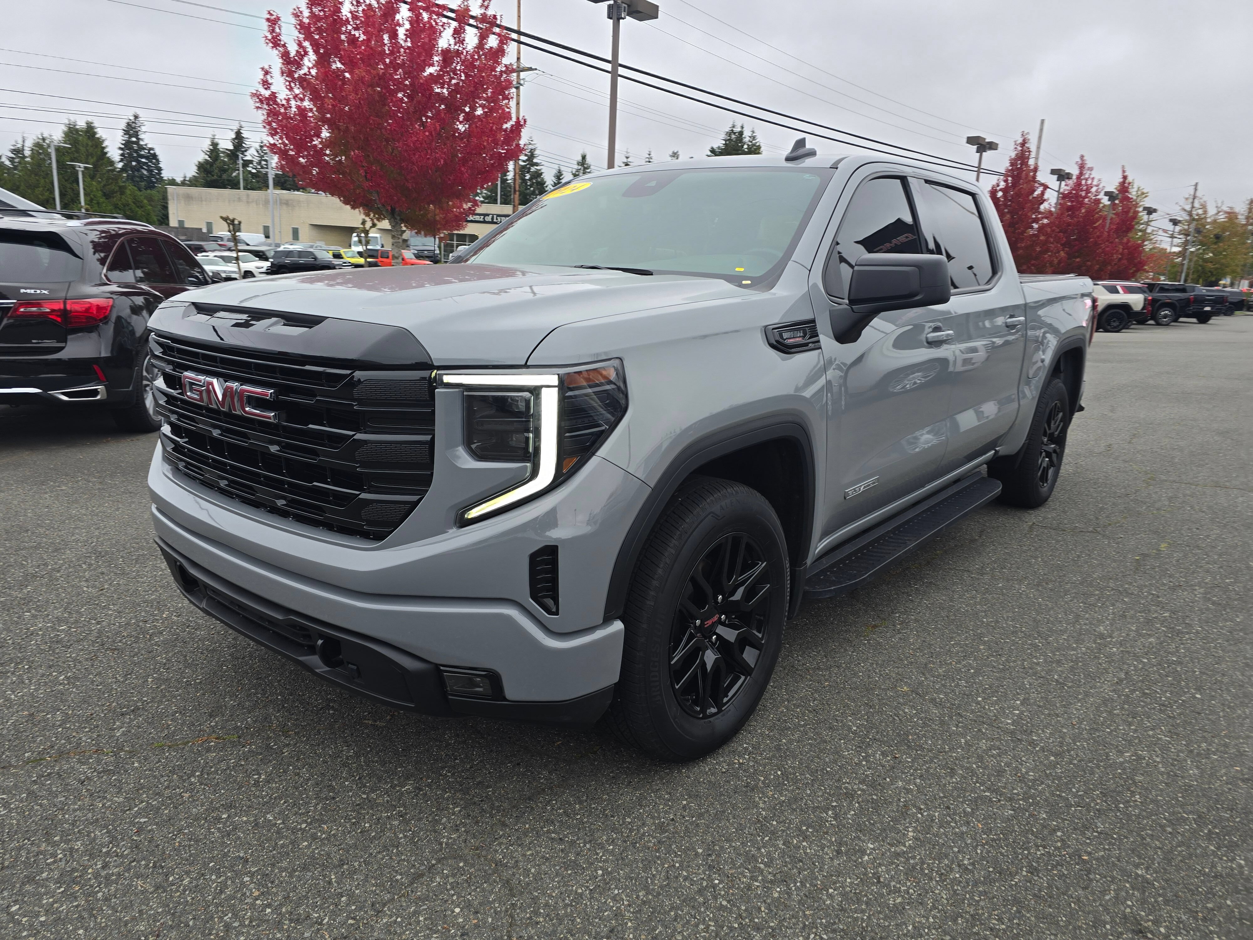 Used 2024 GMC Sierra 1500 Elevation AWD/4WD image 3