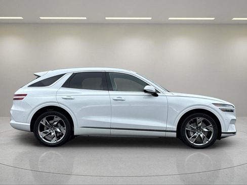New 2025 Genesis Electrified GV70 Advanced image 2