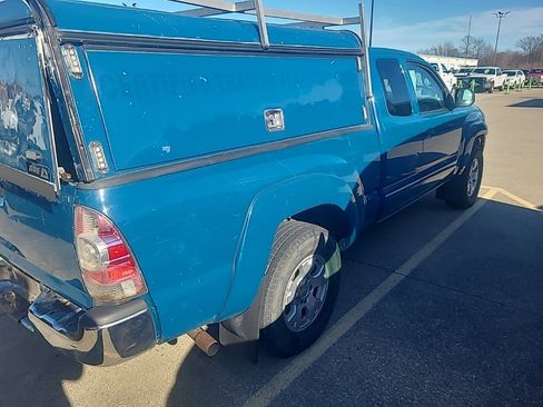 Used 2011 Toyota Tacoma 4x4 Access Cab image 4