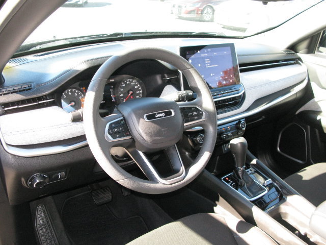 Used 2023 Jeep Compass Sport AWD/4WD image 13
