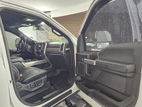 Used 2017 Ford F350 Platinum w/ Platinum Ultimate Package image 15
