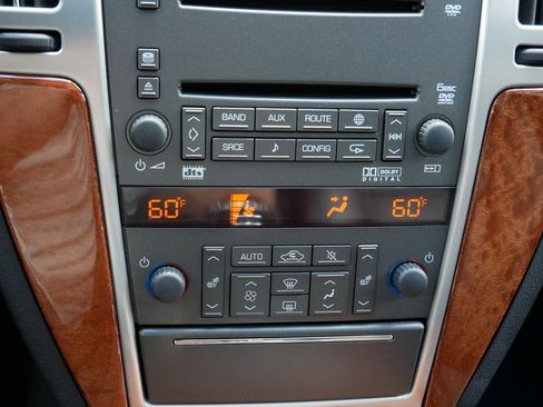 Used 2009 Cadillac STS V8 RWD image 22