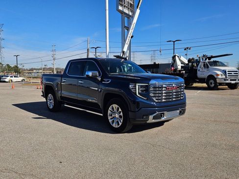 Used 2022 GMC Sierra 1500 Denali w/ Denali Carbonpro Edition image 8