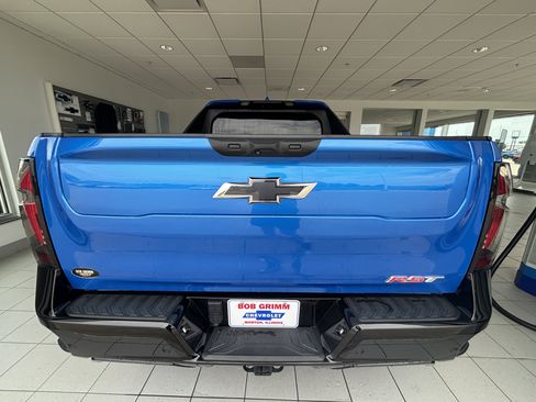 Used 2025 Chevrolet Silverado EV RST AWD/4WD image 8