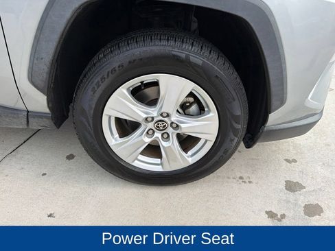 Used 2021 Toyota RAV4 XLE w/ Convenience Package FWD image 13