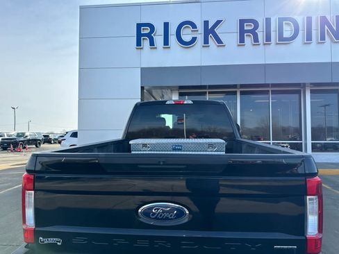 Used 2017 Ford F250 XLT image 3