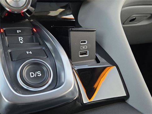 Certified 2025 Acura MDX SH-AWD w/Tech image 9