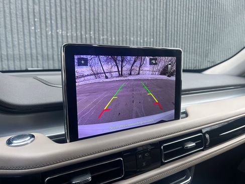 Certified 2023 Lincoln Aviator Standard w/ Premium Package image 33