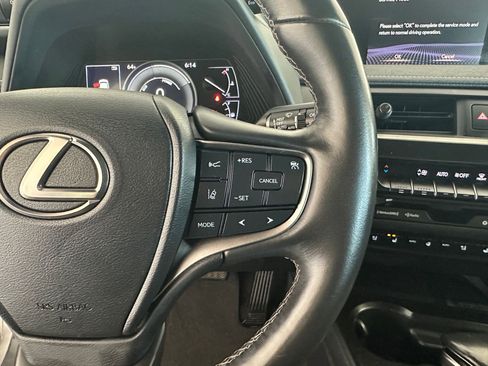 Used 2020 Lexus UX 250h w/ Premium Package image 24