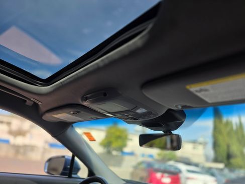 Used 2019 Lincoln Nautilus Reserve image 18