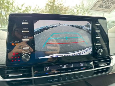 Used 2024 Toyota Sienna LE image 14