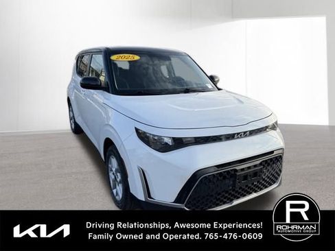 Used 2025 Kia Soul S image 3