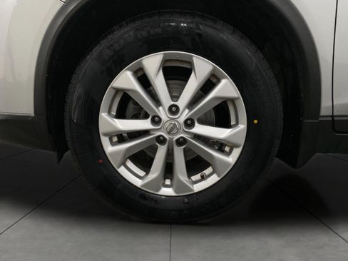 Used 2015 Nissan Rogue SV FWD image 12
