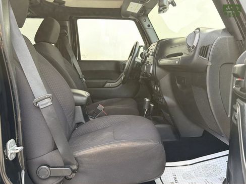 Used 2013 Jeep Wrangler Unlimited Sport image 11