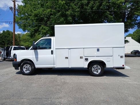 Used 2023 GMC Savana 3500 w/ Power Convenience Package RWD image 1