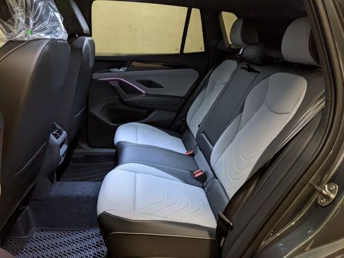 New 2025 Volkswagen Tiguan SE R-Line image 23