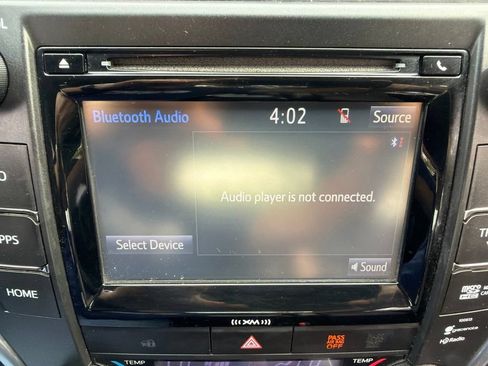 Used 2016 Toyota Camry XLE w/ Moonroof Package FWD image 29