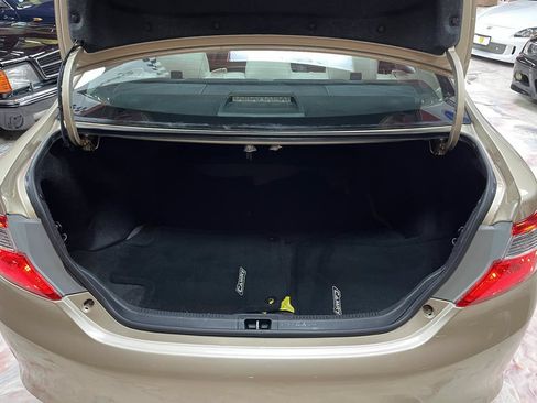 Used 2012 Toyota Camry LE FWD image 32