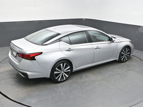 Used 2020 Nissan Altima 2.0 Platinum image 35