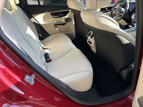 New 2027 Mercedes-Benz GLC 300 4MATIC image 39