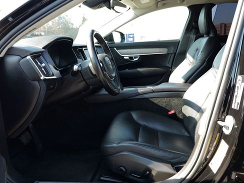 Used 2023 Volvo S90 B6 Plus image 16