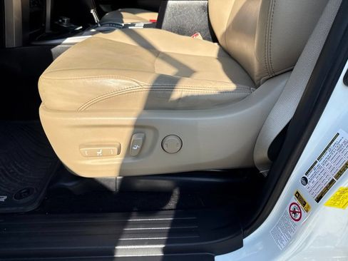 Used 2016 Toyota 4Runner Limited w/ Four Season Floor Mat Package AWD/4WD image 13