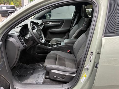 Used 2023 Volvo C40 P8 Recharge Ultimate w/ Protection Package Premier AWD/4WD image 15