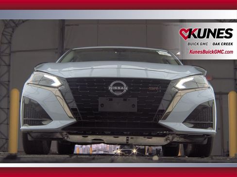 Used 2025 Nissan Altima 2.5 SR image 4