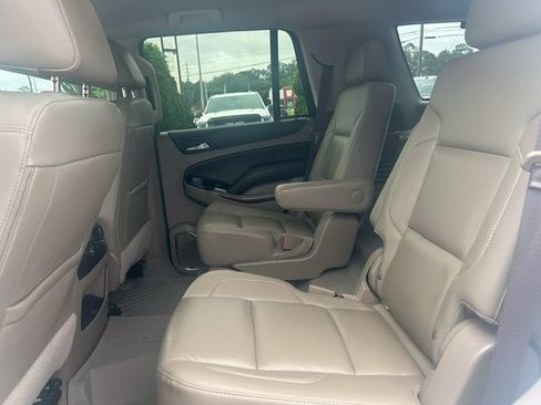 Used 2020 Chevrolet Tahoe LT w/ Luxury Package RWD image 19